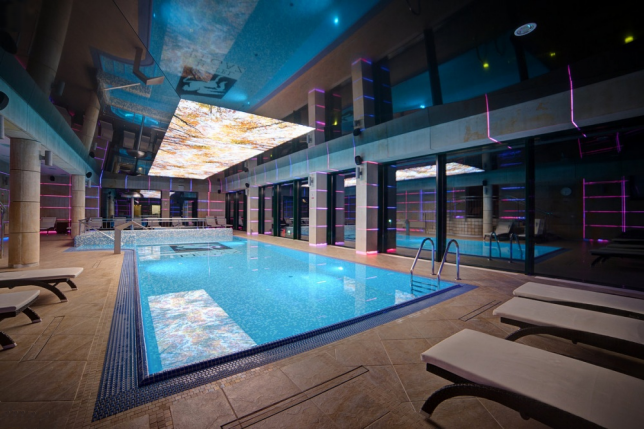 budowa i wyposażenie basenów